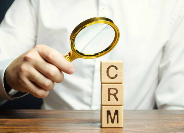 Maximisez vos performances grâce aux kpi crm efficaces